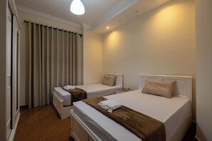 3 bedrooms, iron/ironing board, Internet