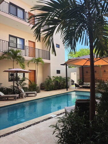 Charming Getaway Near Beach