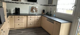 Spacious apartment quiet location near A8 spa town in cul-de-sac large parking area