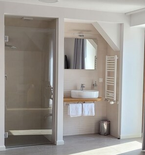 Bathroom - Sólyom Major - Gut Falkenhof (Sacel)