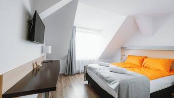 Free WiFi, bed sheets