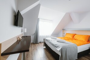 Double Room | Free WiFi, bed sheets