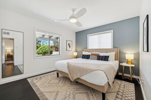 3 bedrooms, iron/ironing board, WiFi, bed sheets - Heated/Fenced Pool! Private back yard near Old Town Scottsdale (Scottsdale)