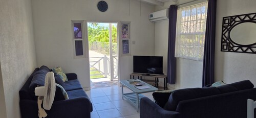 Tropical cottage with AC, close to beach and city in St Michael - 2 bedrooms