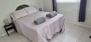 2 bedrooms, desk, iron/ironing board, free WiFi