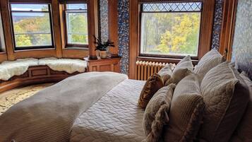 Double Room, Garden View | Iron/ironing board, free WiFi