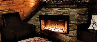 Cozy, unique arts and crafts loft located in the WNC mountains in Black Mtn, NC