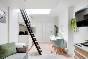 Apartment | Living area - Cosy Apartment - 1br/2p - Near Paris (Le Kremlin-Bicetre)