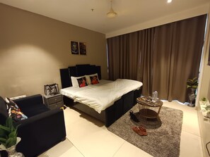 1 habitación, tabla de planchar con plancha, wifi y ropa de cama 