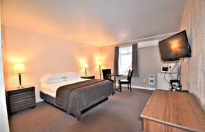 Desk, rollaway beds, free WiFi