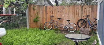 Charming 2-bedroom house in beautiful Somers with AC