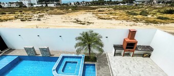 La Vie Es Belle Beach House