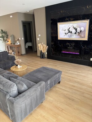 スマートテレビ、暖炉