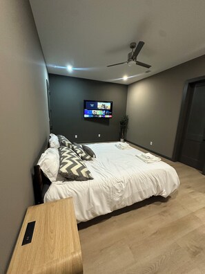 6 室のベッドルーム、デスク、WiFi (無料)、車椅子でアクセスできる設備