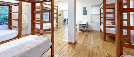 1 bedroom, desk, free WiFi, bed sheets