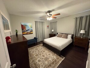 2 bedrooms, iron/ironing board, WiFi, bed sheets - Charming duplex - convenient, comfortable, Close to It All. Beach, Work & Play! (Corpus Christi)