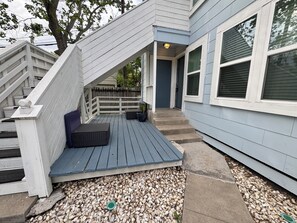 Terrace/patio - Charming duplex - convenient, comfortable, Close to It All. Beach, Work & Play! (Corpus Christi)