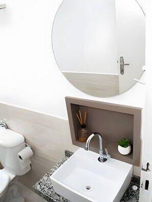Classic Apartment | Bathroom