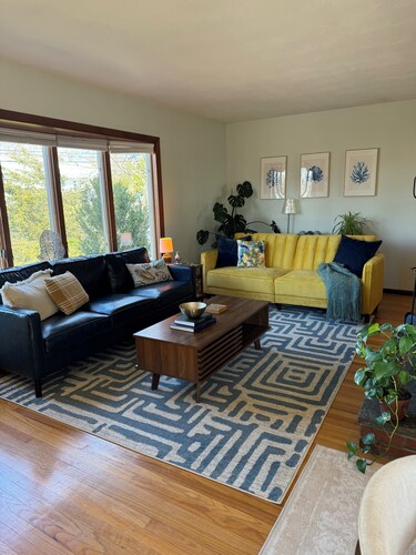 Stones Throw - Seaport 2Min walk