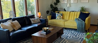 Stones Throw - Seaport 2Min walk