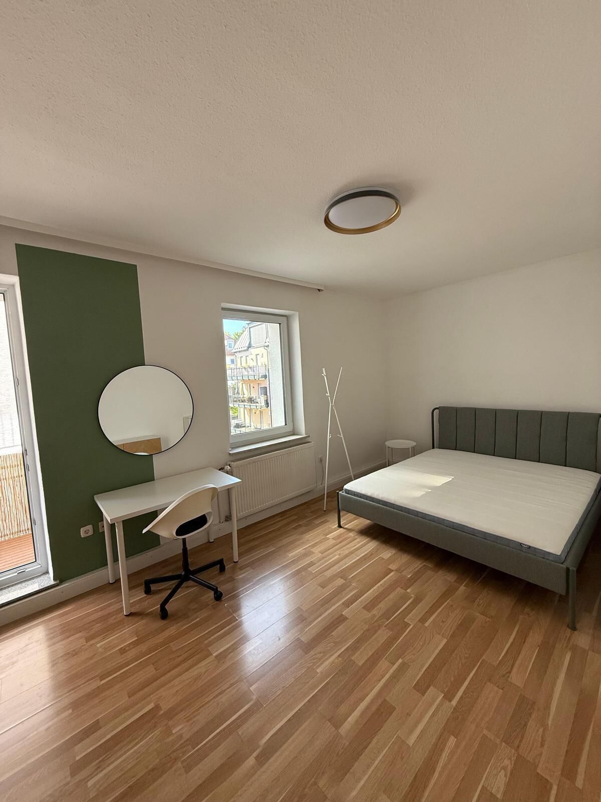 3 bedrooms, bed sheets