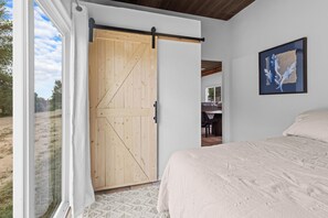 2 soverom, skrivebord, wi-fi (inkludert) og sengetøy