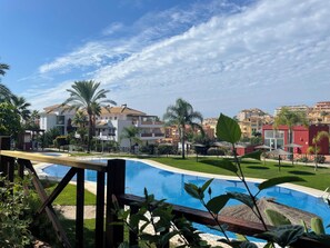 Piscina interna, piscina externa