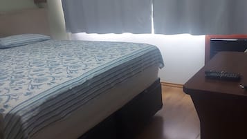 1 bedroom, desk, free WiFi, bed sheets