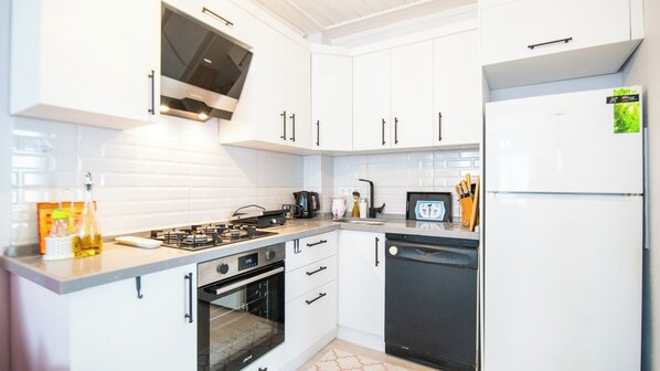 Comfort-Apartment, Klimaanlage, Stadtblick | Eigene Küche