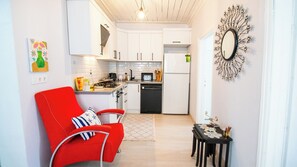 Comfort Apartment, Air conditioning, City View | Private kitchen