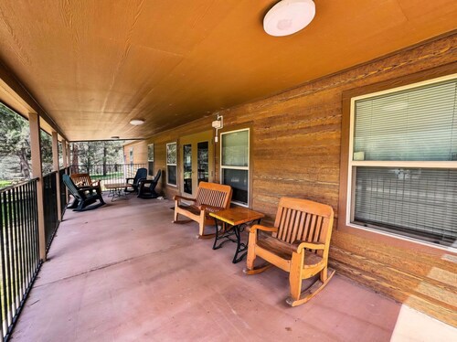 Perfect 8-bedroom cabin in Mayhill
@ Sacramento Mountain Retreat