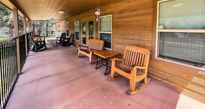 Perfect 8-bedroom cabin in Mayhill
@ Sacramento Mountain Retreat