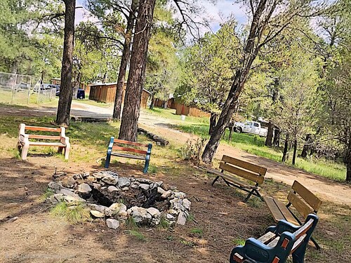 Perfect 8-bedroom cabin in Mayhill
@ Sacramento Mountain Retreat