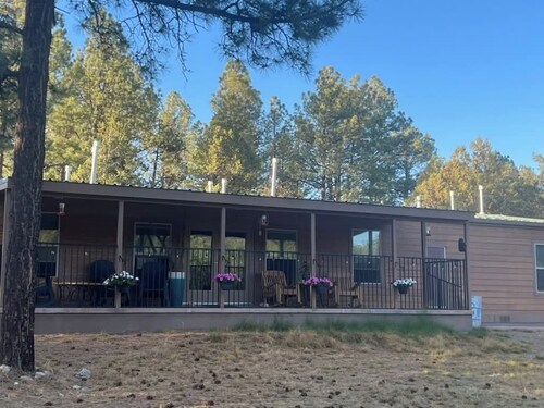 Perfect 8-bedroom cabin in Mayhill
@ Sacramento Mountain Retreat