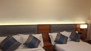 In-room safe, soundproofing, iron/ironing board, free WiFi