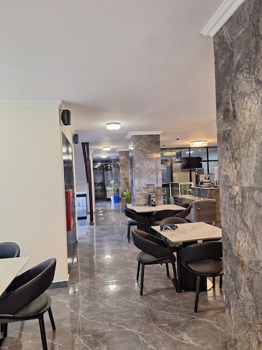 Point Central Hotel