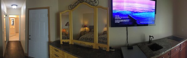 1 bedroom, WiFi, bed sheets - Furnished Luxury Studio -Weston Style -Move in with Suitcase -7 Months min -FLL (Sunrise)