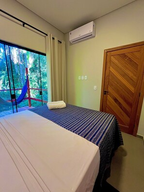 Design Apartment | Blackout drapes, iron/ironing board, free WiFi