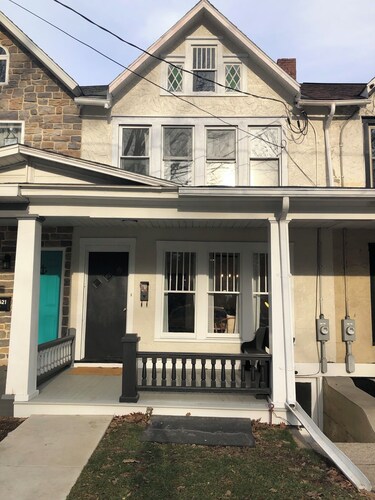 Modern 3-bedroom townhome in historic Ephrata