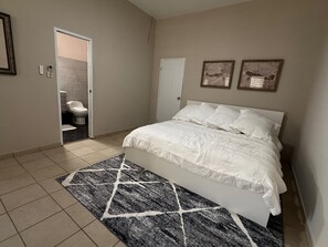 1 bedroom, Internet, bed sheets - Intimate Oceanfront Studio with Courtyard & Beach Access (Luquillo)