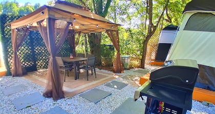 Elysian Escape: Starlit Riverfront Glamping Suite AC + WiFi + Games