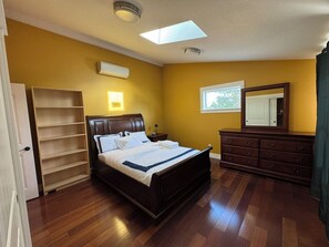 2 多间卧室、熨斗/熨衣板、WiFi、床单