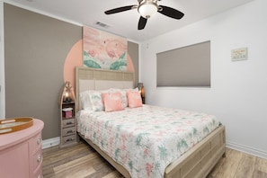 2 bedrooms, iron/ironing board, travel cot, free WiFi