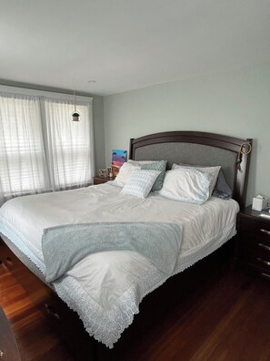 2 bedrooms, WiFi, bed sheets - 2BR/1BA lakefront home, stunning water views, near Providence TF Green Airport (Warwick)