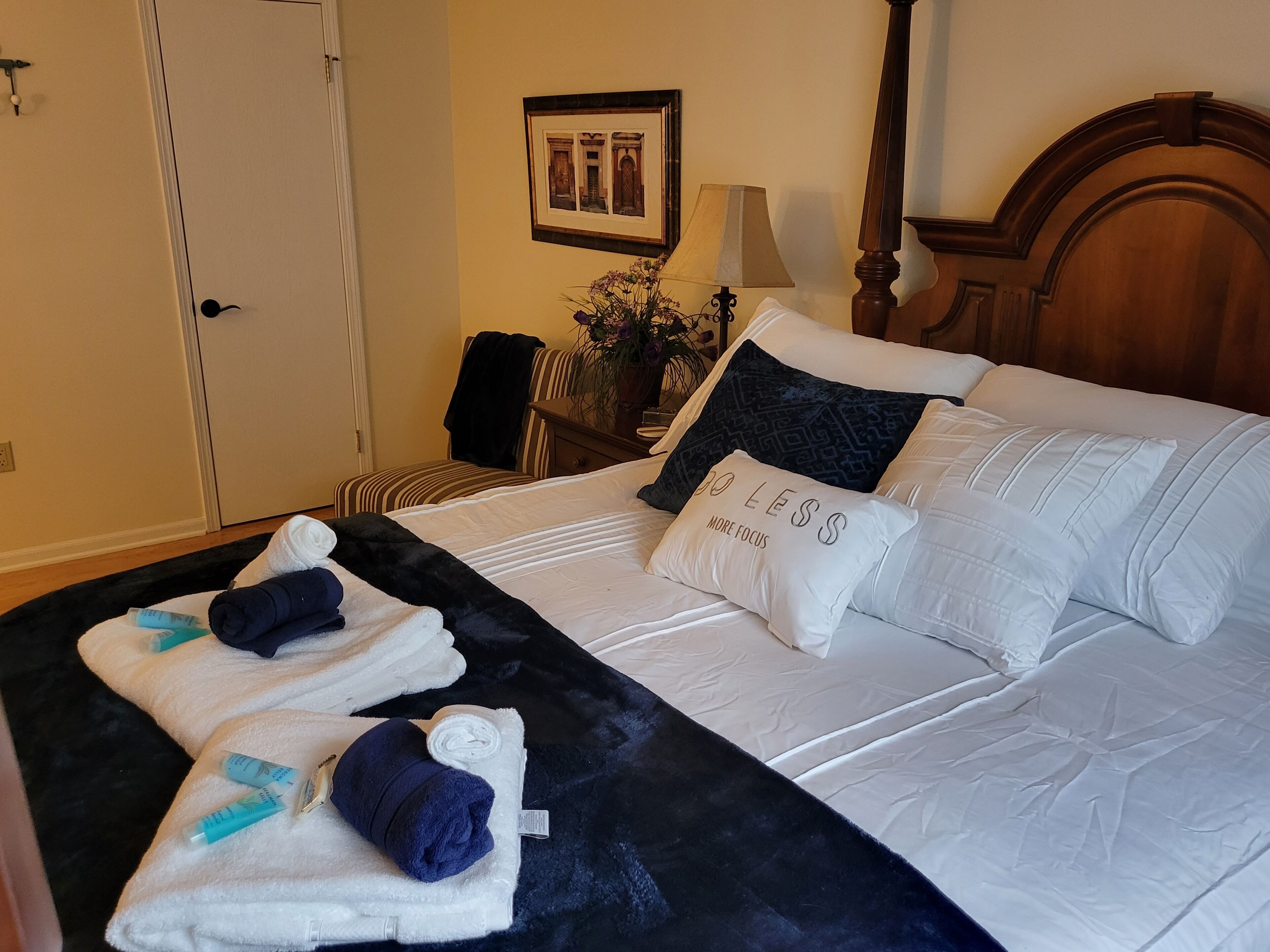 2 bedrooms, iron/ironing board, free WiFi, bed sheets