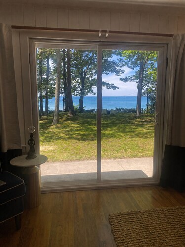 Cozy 3-Bedroom Waterfront Cabin with Private Beach