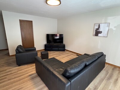Fabulous 2-bedroom house in Manhattan. Walkable to KSU.