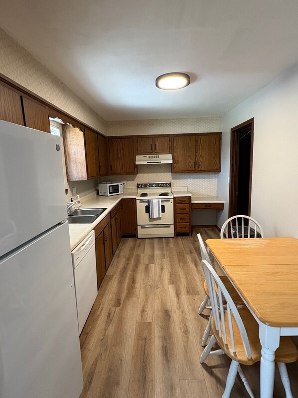 Microwave, oven, stovetop, dishwasher