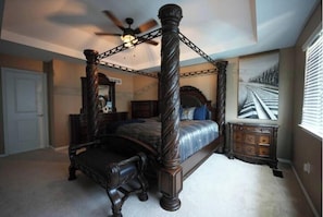 4 bedrooms, iron/ironing board, WiFi, bed sheets - Luxury 2,700 Sq Ft Private Retreat w/ Pool • Office • Sleeps 10 • Small Families (Macomb)