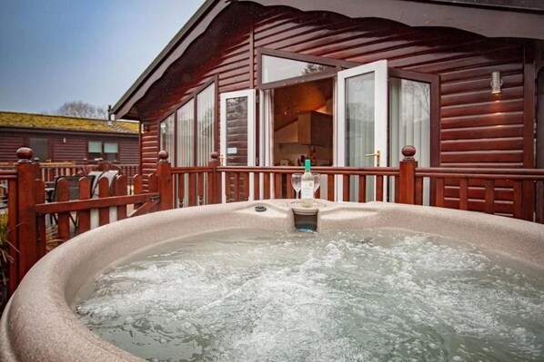 Bain à remous extérieur